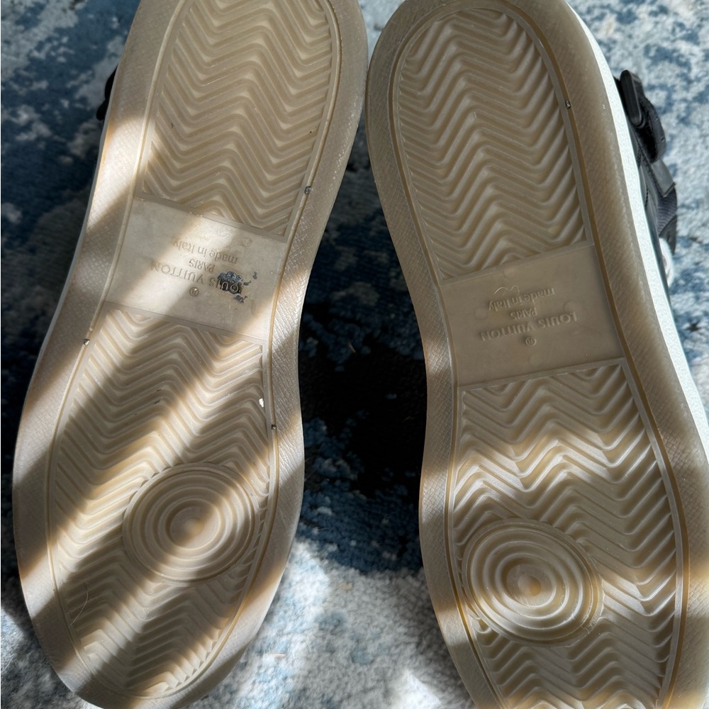 Louis Vuitton Black and White Men's high top shoes. - Picture 4 of 7